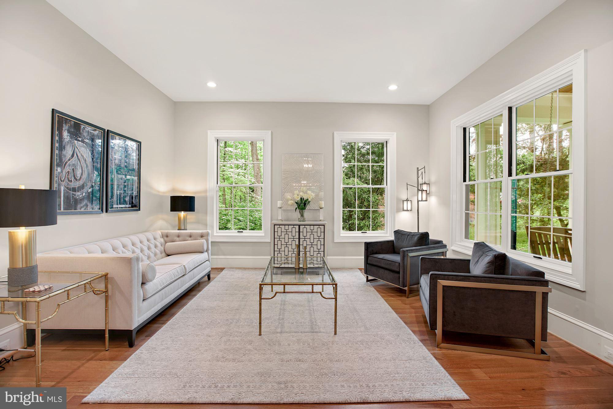 RIVER OAKS - Residential