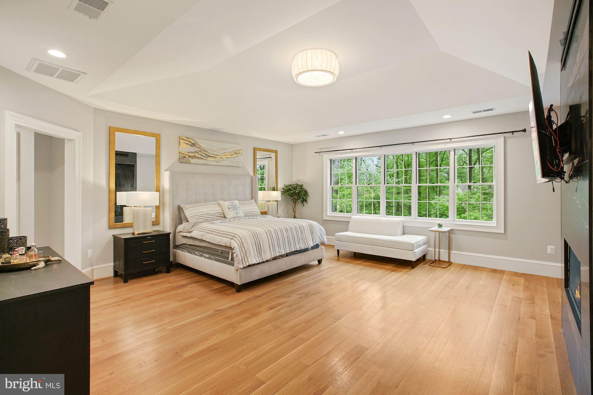 RIVER OAKS - Residential