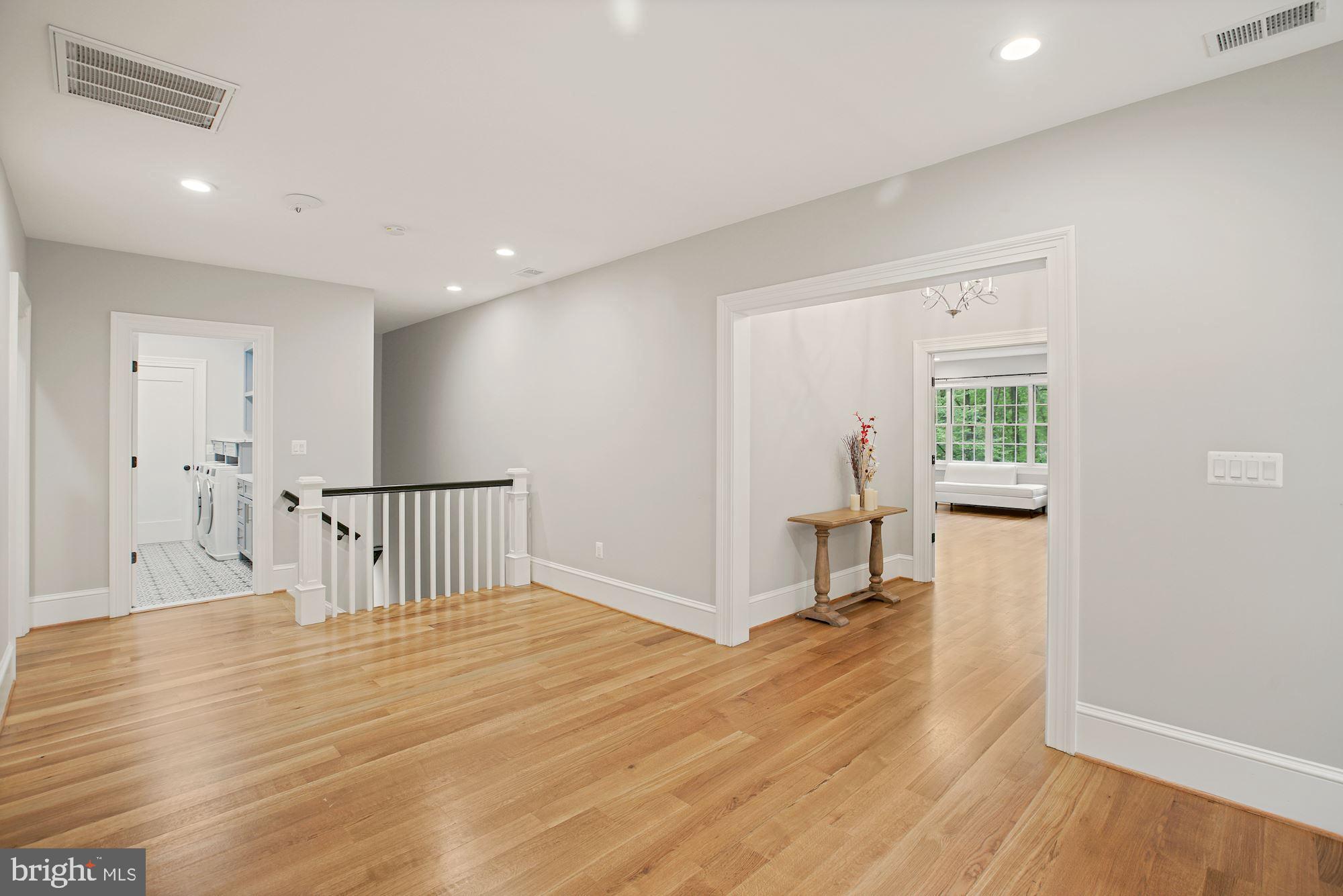 RIVER OAKS - Residential