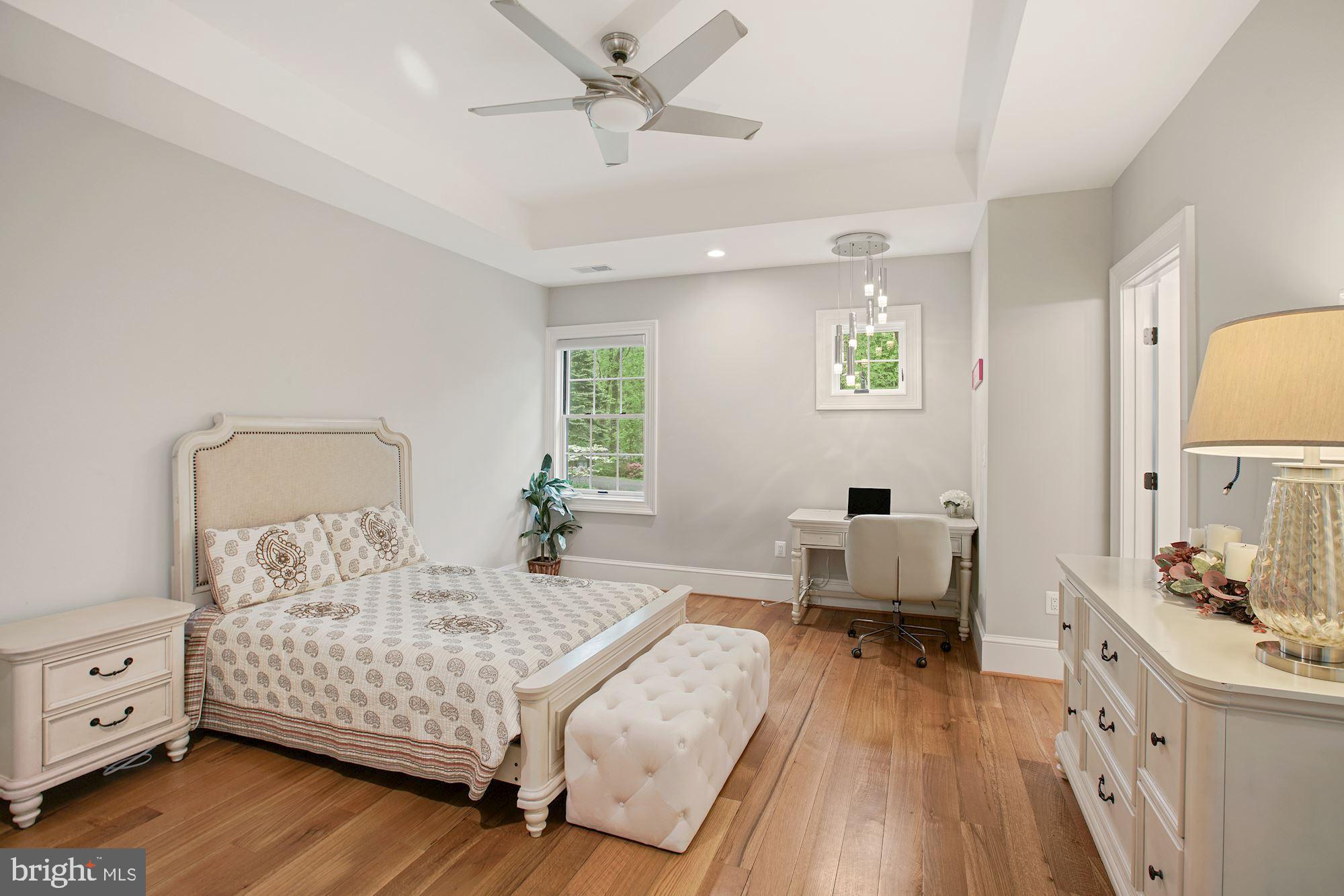 RIVER OAKS - Residential