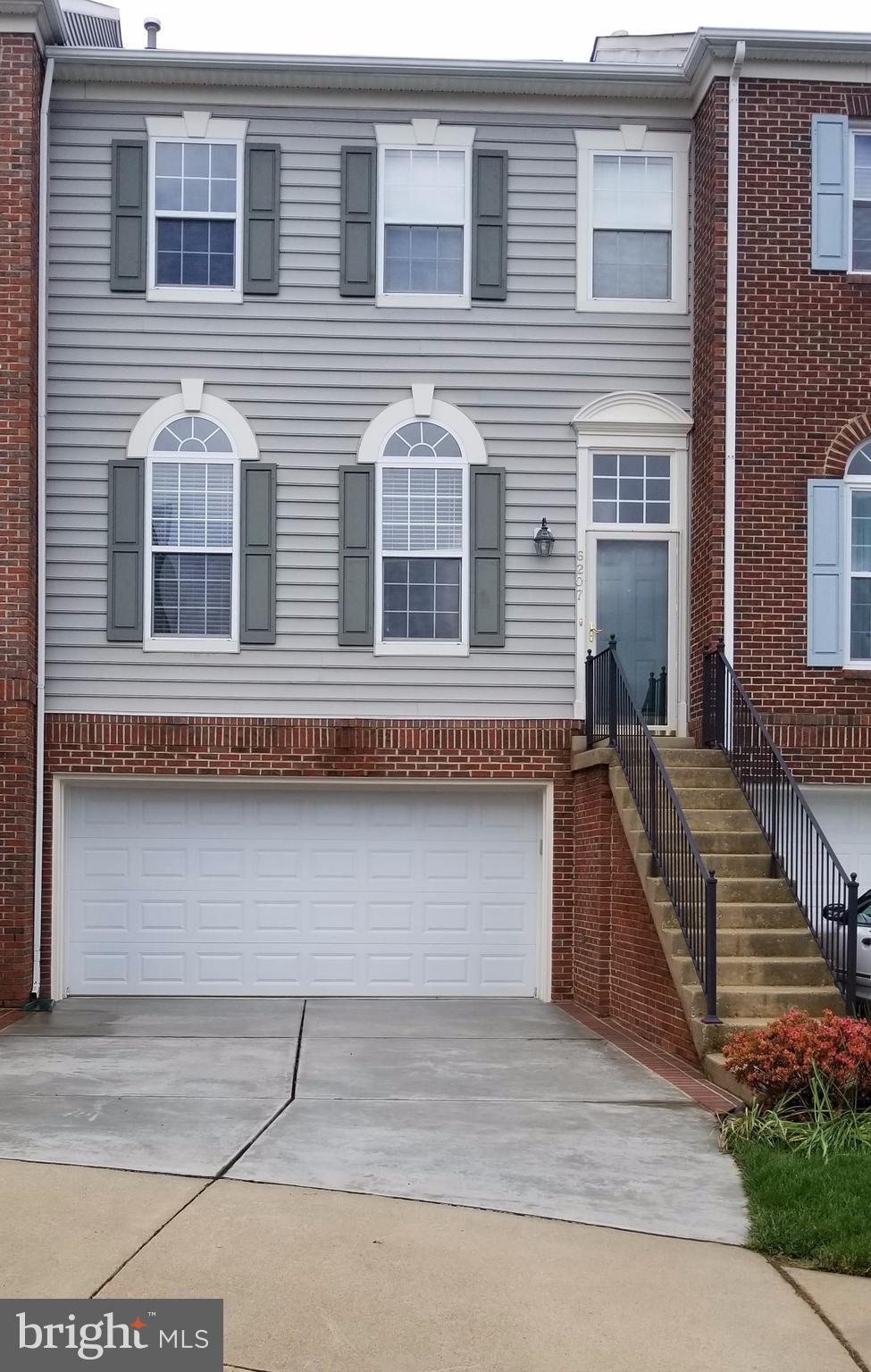 AUTUMN CHASE HUNT - Residential Lease