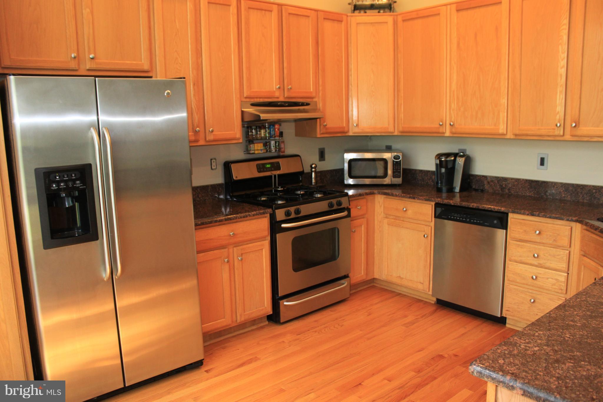 AUTUMN CHASE HUNT - Residential Lease