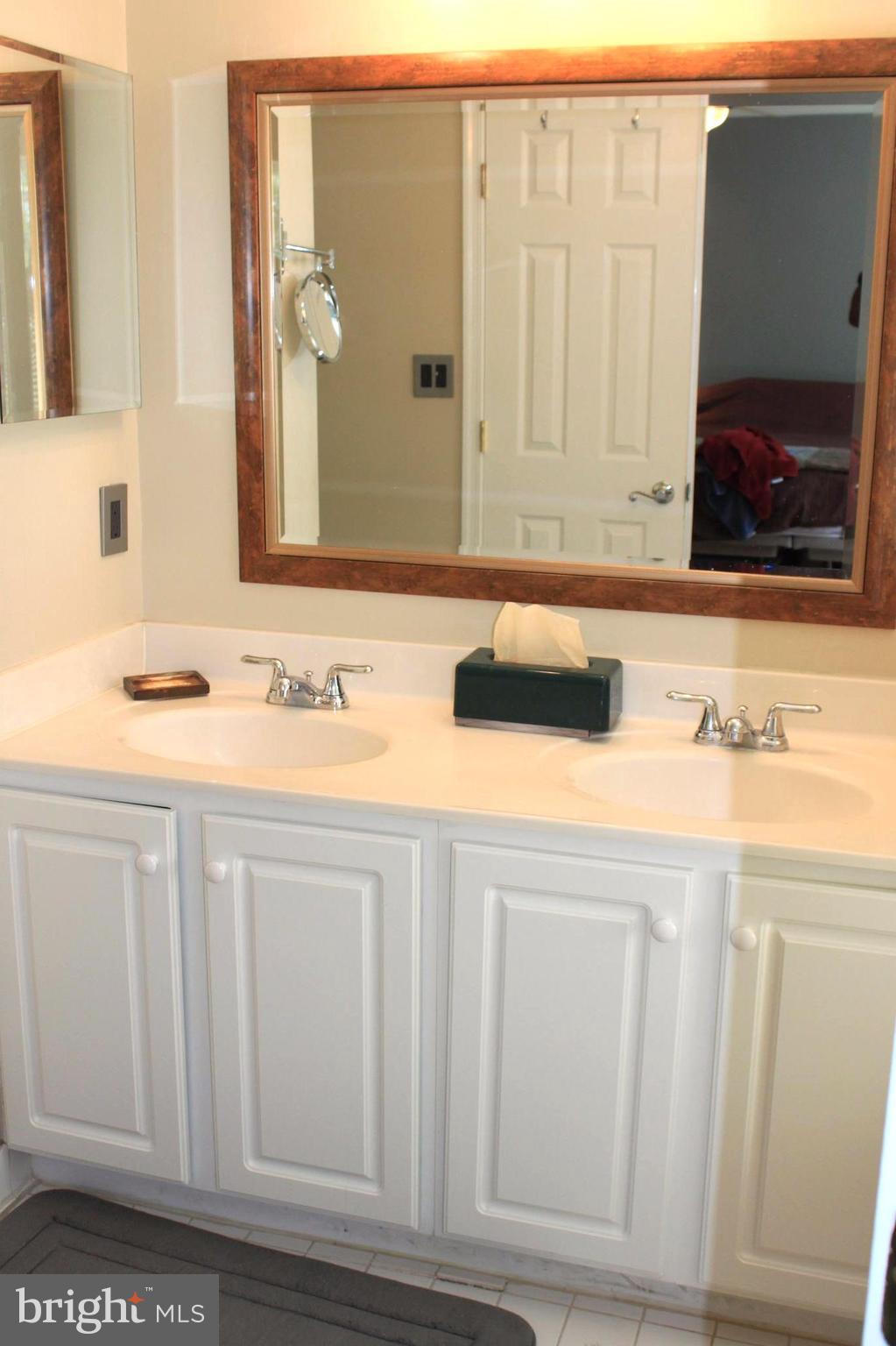 AUTUMN CHASE HUNT - Residential Lease