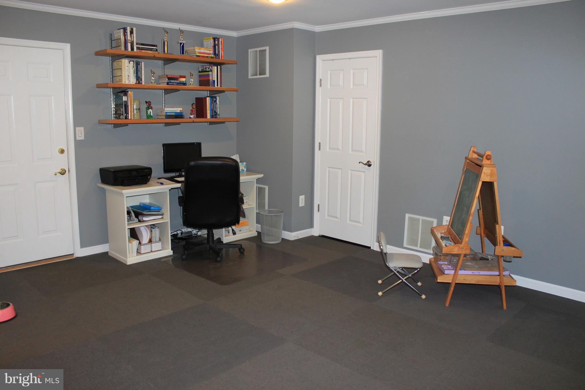 AUTUMN CHASE HUNT - Residential Lease