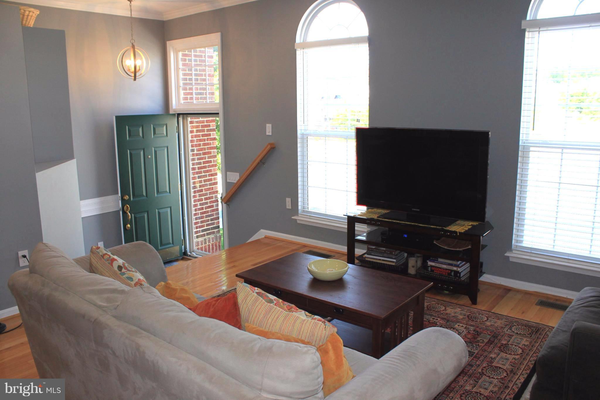 AUTUMN CHASE HUNT - Residential Lease