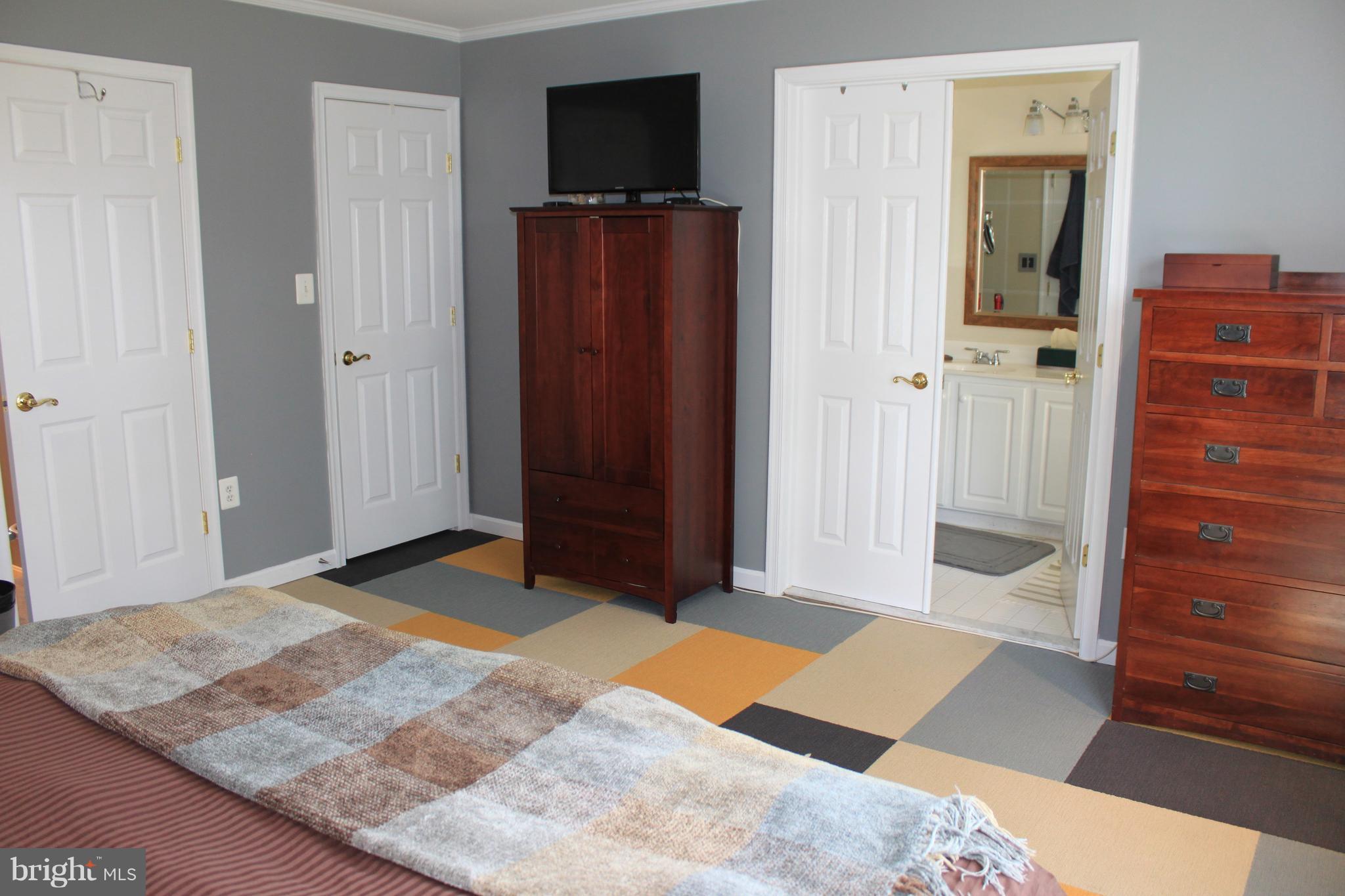 AUTUMN CHASE HUNT - Residential Lease