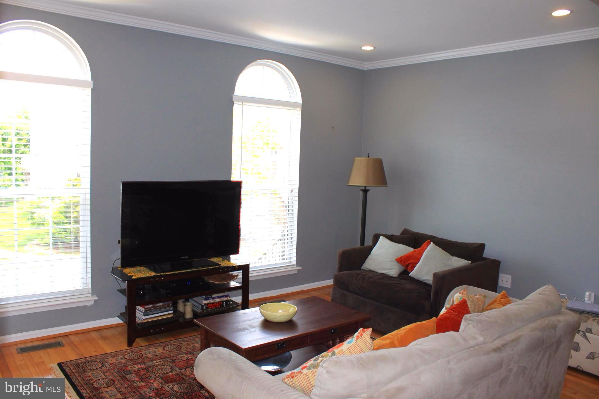 AUTUMN CHASE HUNT - Residential Lease