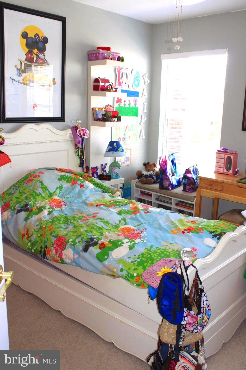 AUTUMN CHASE HUNT - Residential Lease