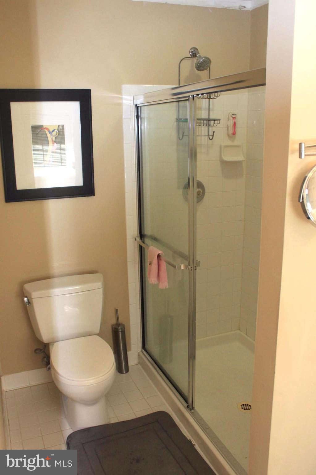 AUTUMN CHASE HUNT - Residential Lease