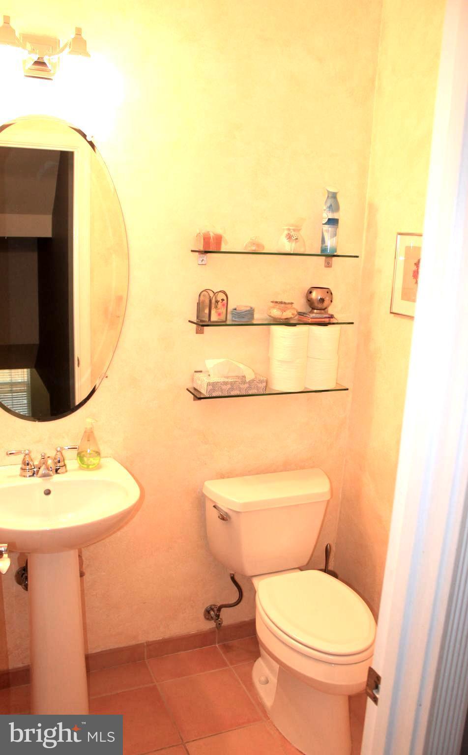 AUTUMN CHASE HUNT - Residential Lease