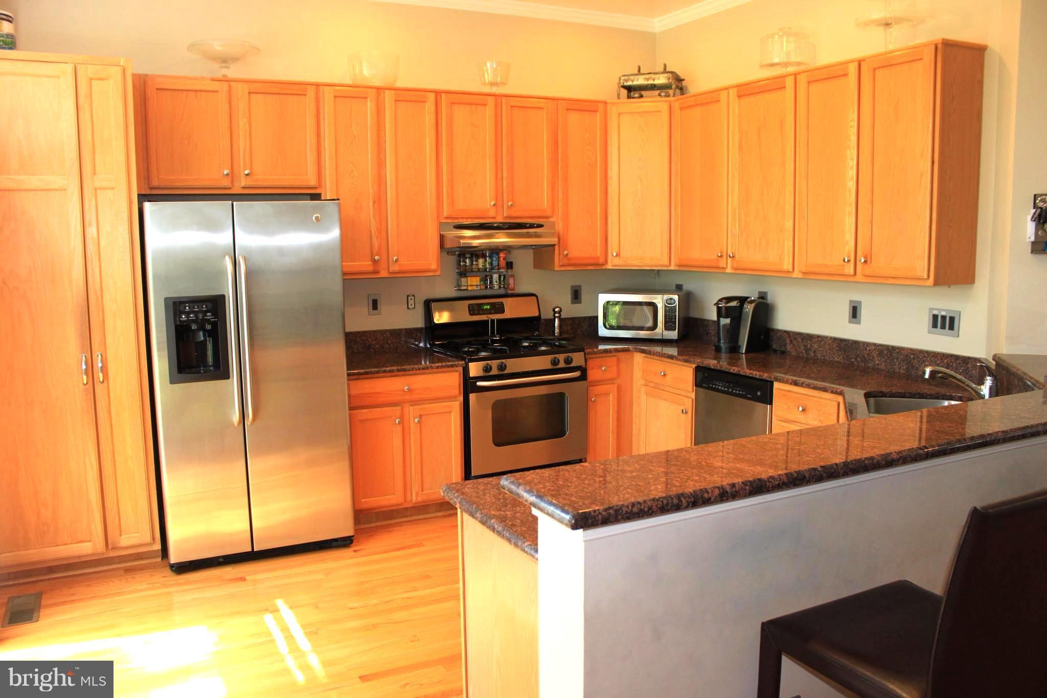 AUTUMN CHASE HUNT - Residential Lease