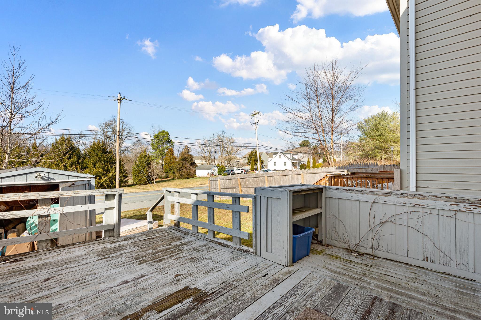 THE COURTS - Residential