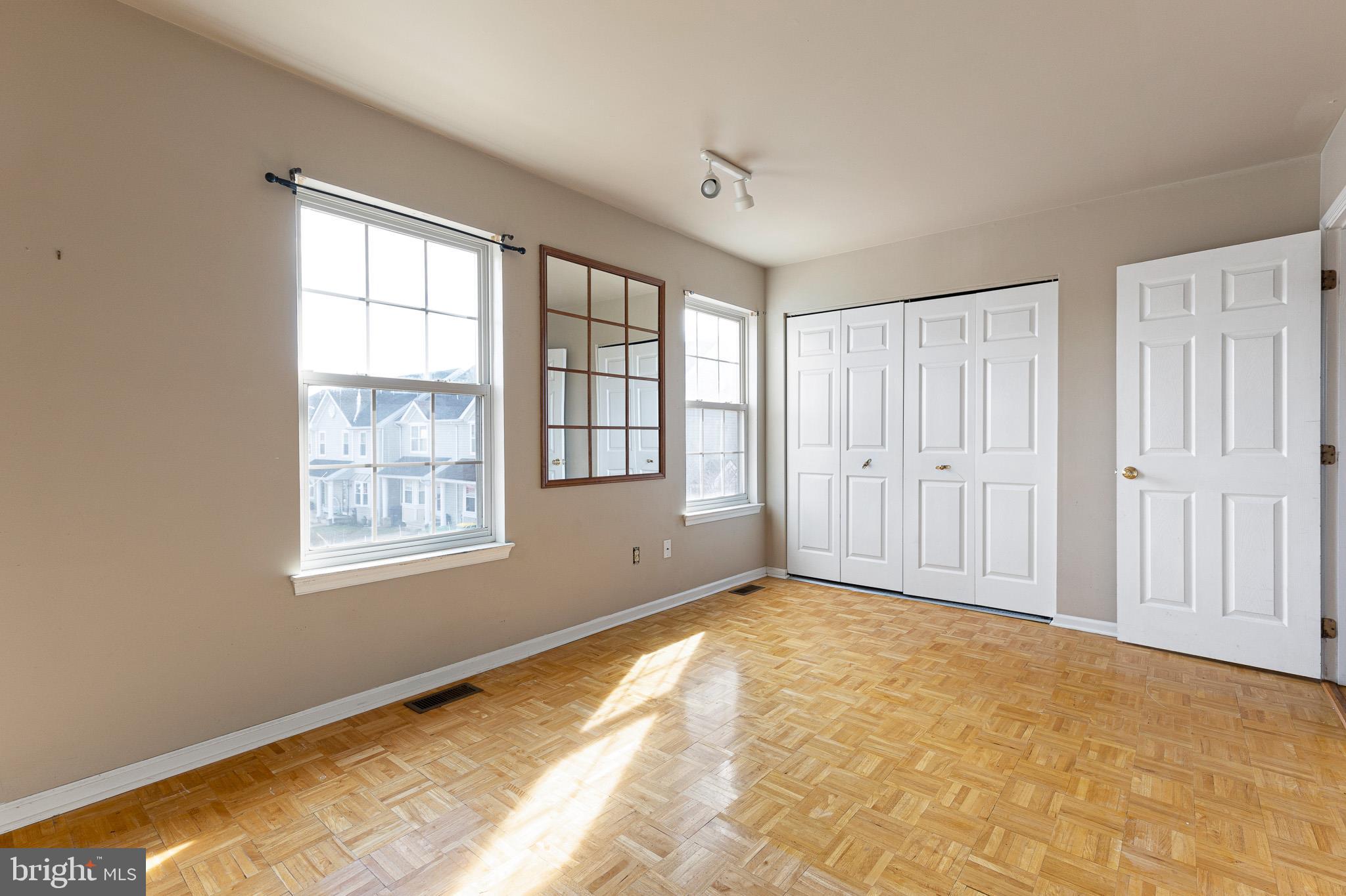 THE COURTS - Residential