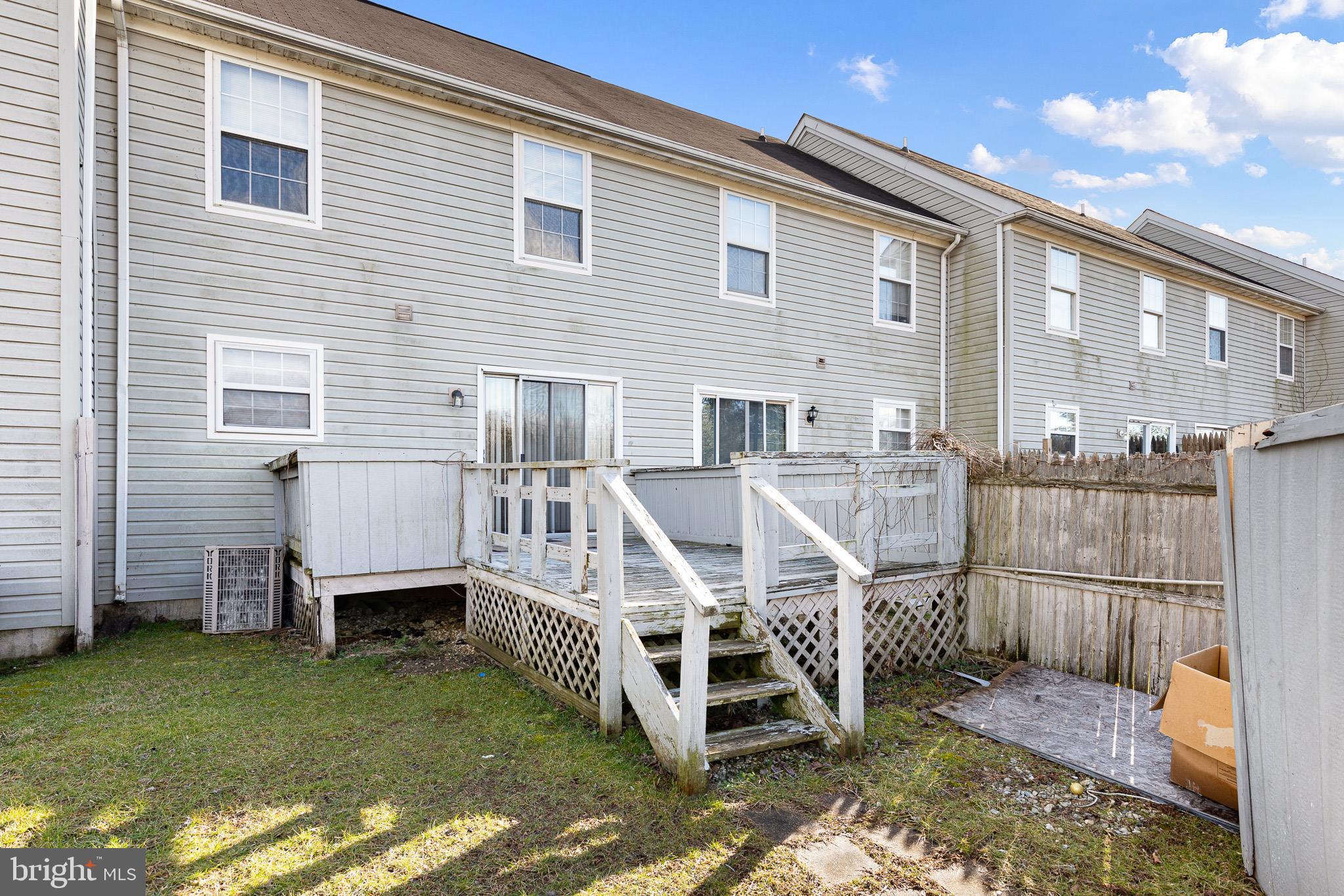 THE COURTS - Residential