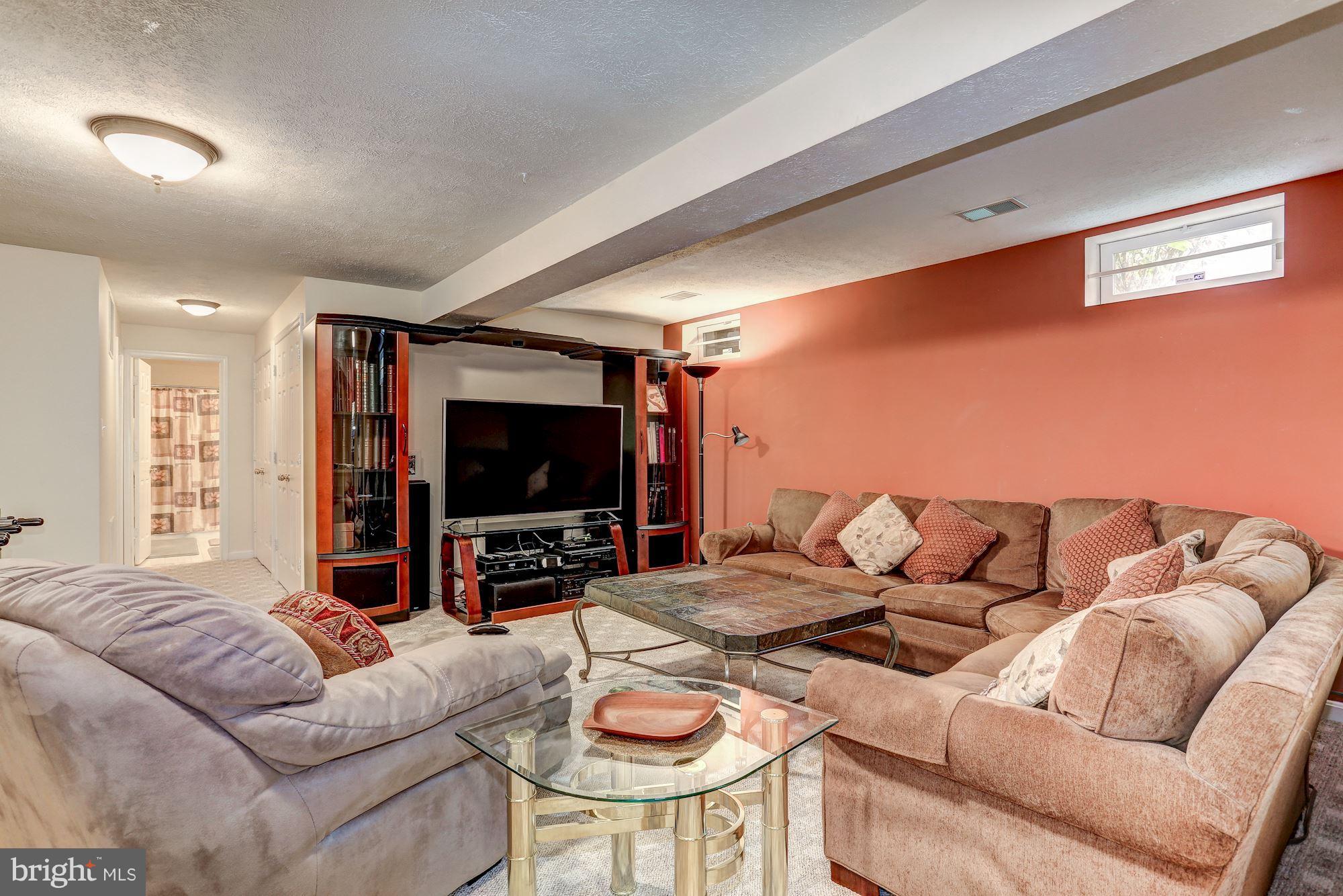 ASHBURN FARM - Residential