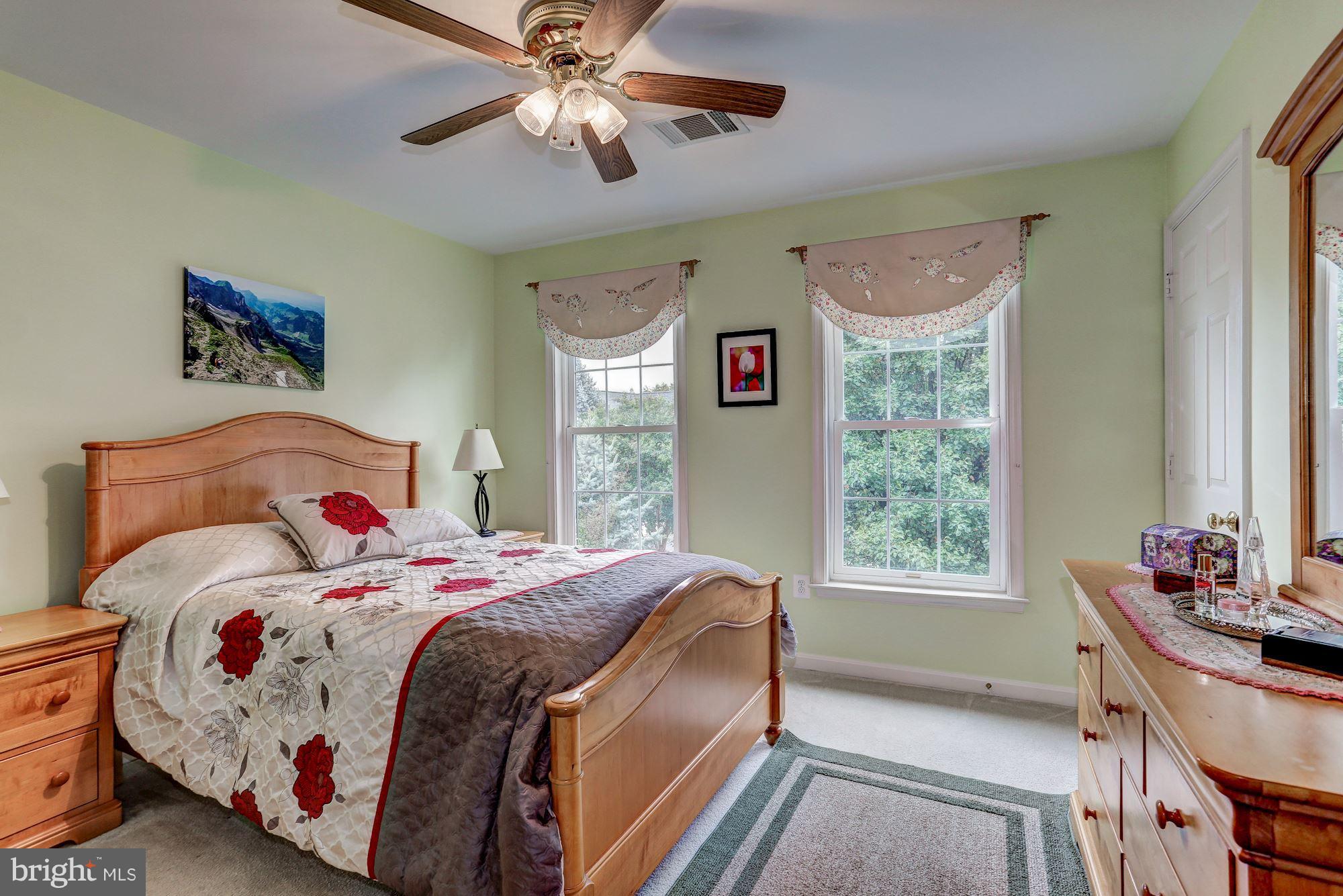 ASHBURN FARM - Residential