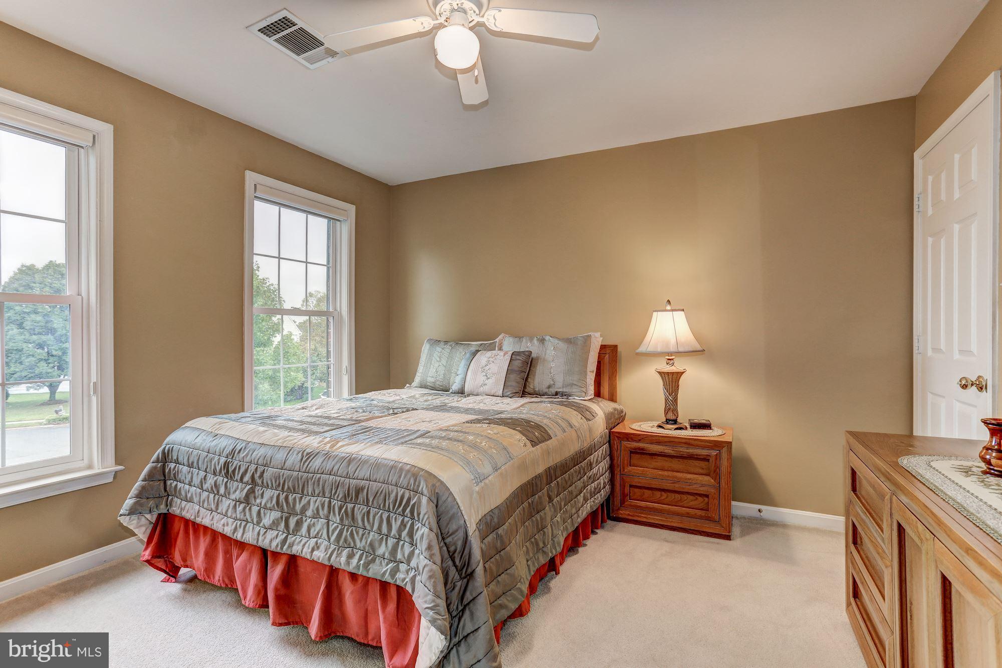 ASHBURN FARM - Residential