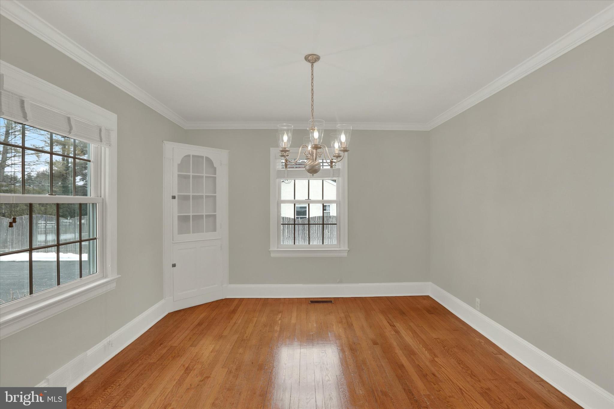 MAKEFIELD MANOR - Residential