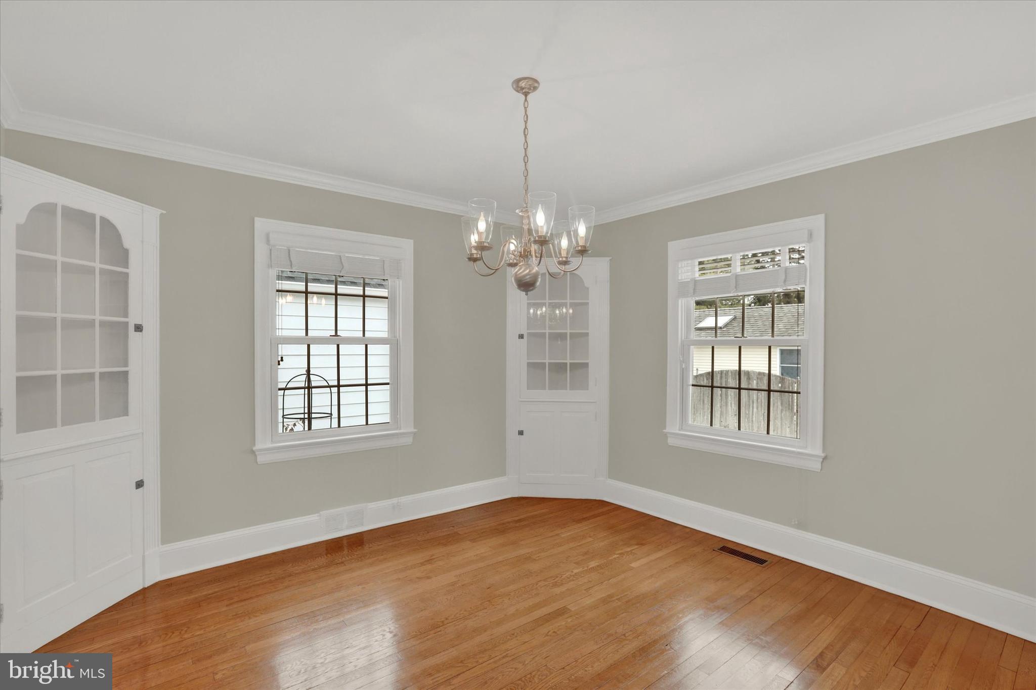 MAKEFIELD MANOR - Residential