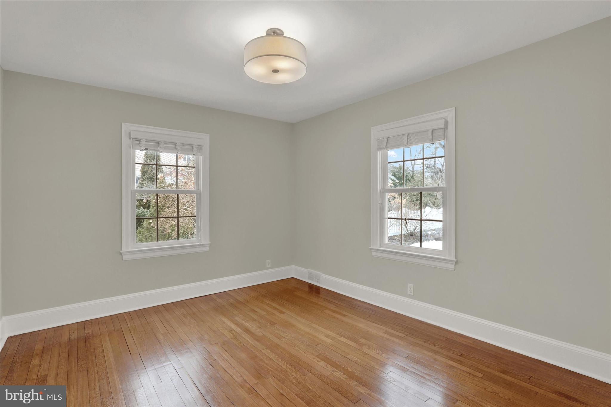 MAKEFIELD MANOR - Residential