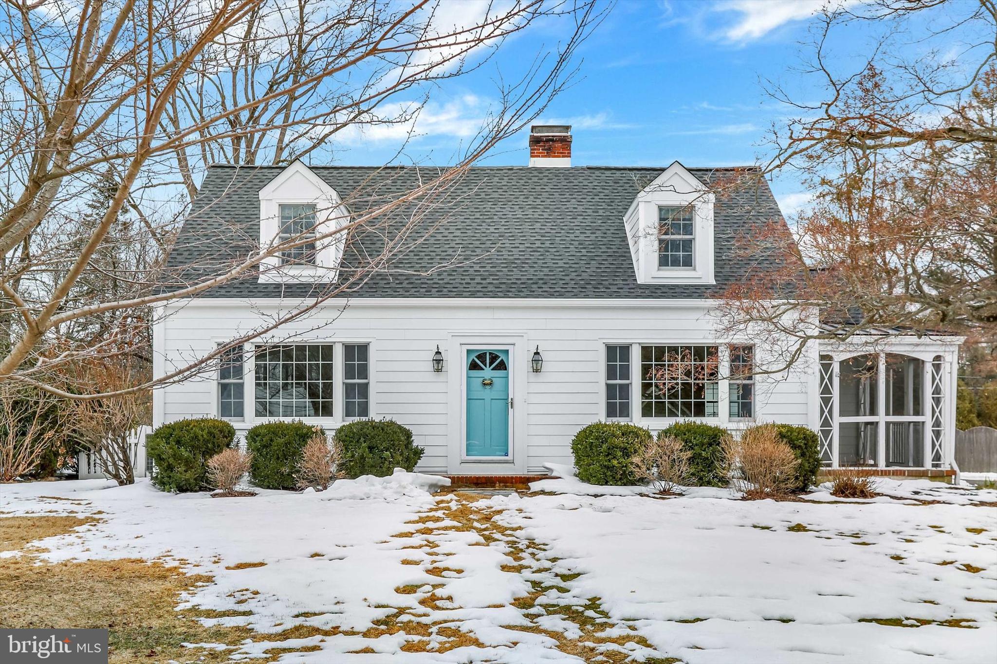 MAKEFIELD MANOR - Residential