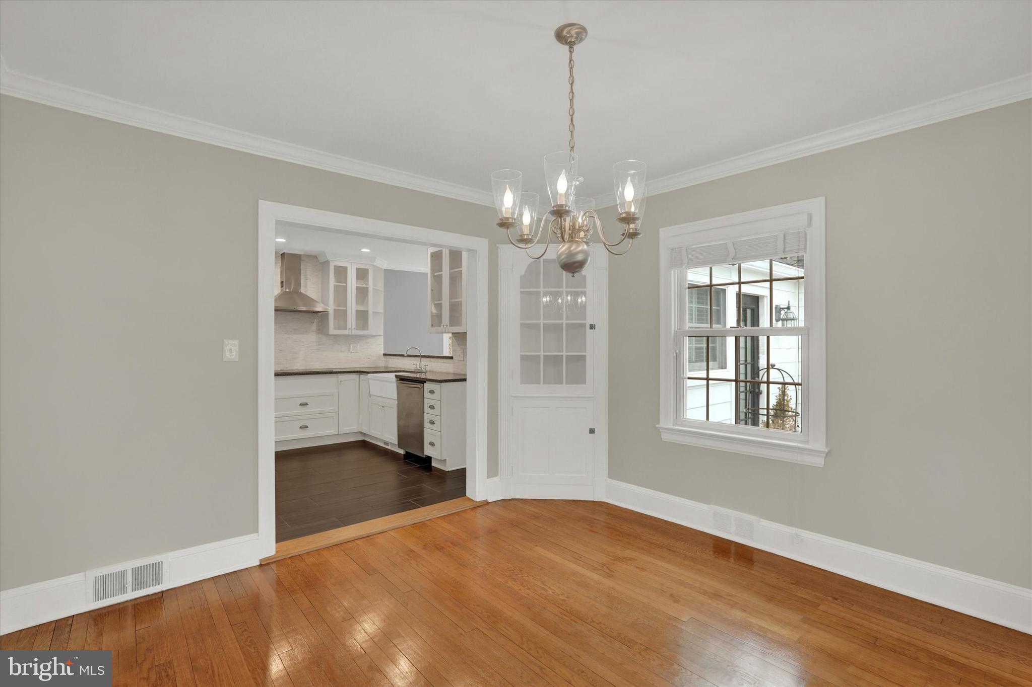 MAKEFIELD MANOR - Residential