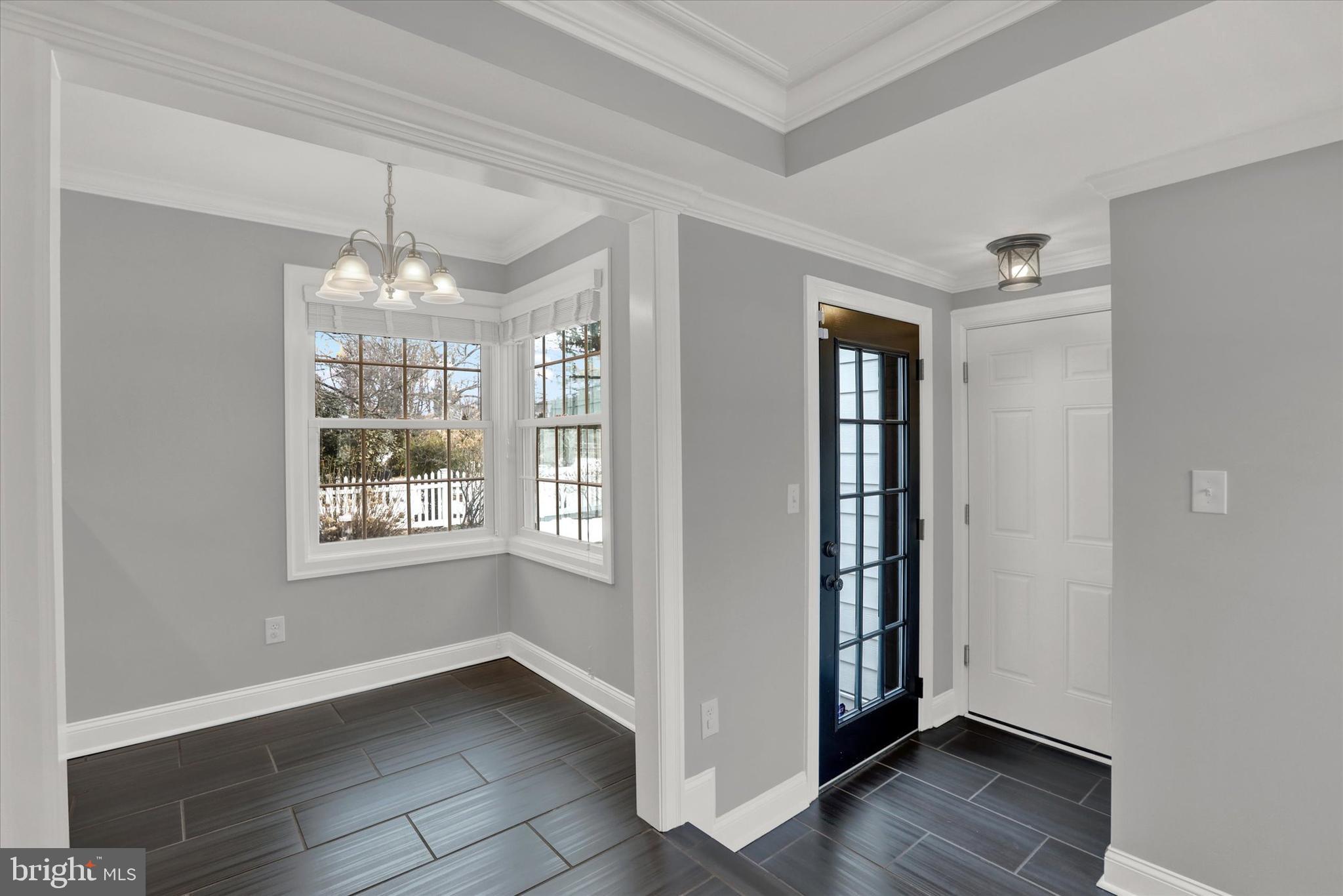 MAKEFIELD MANOR - Residential