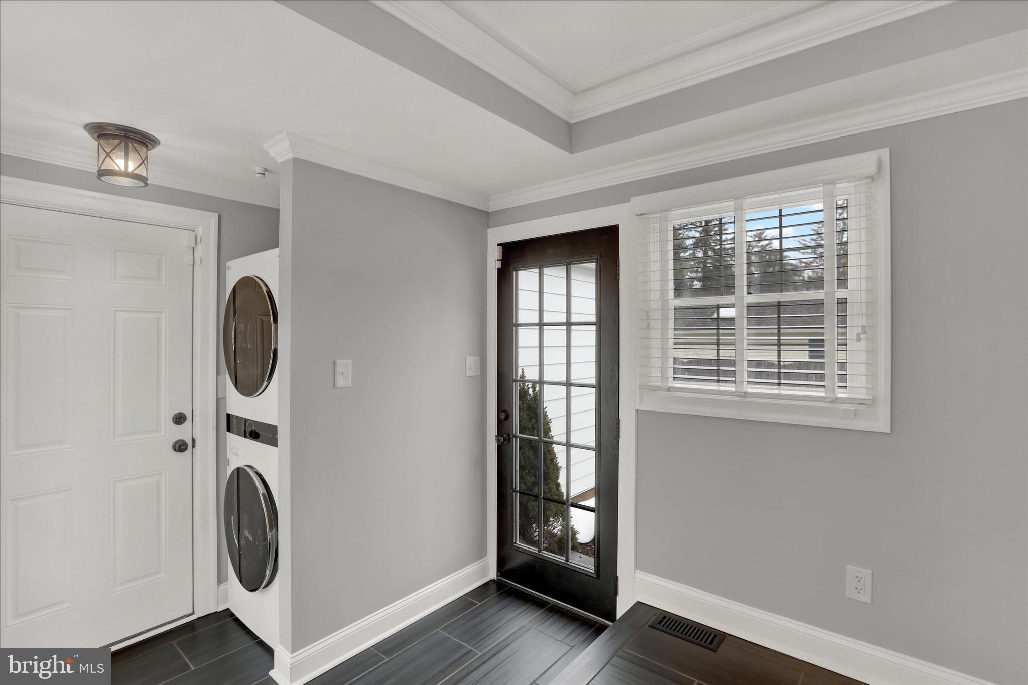 MAKEFIELD MANOR - Residential