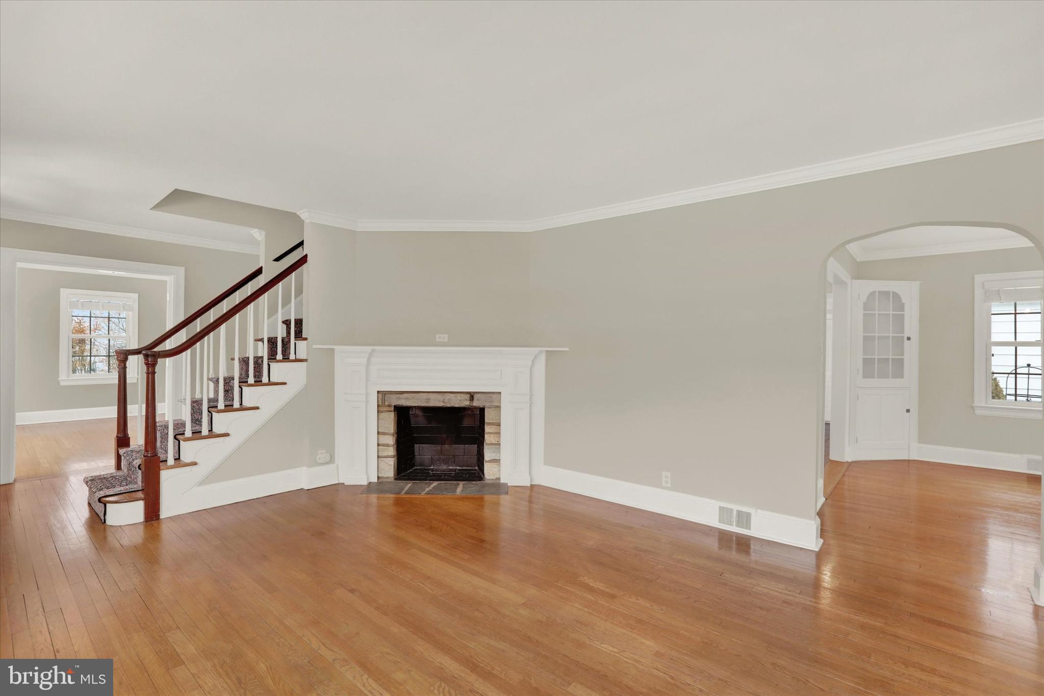 MAKEFIELD MANOR - Residential