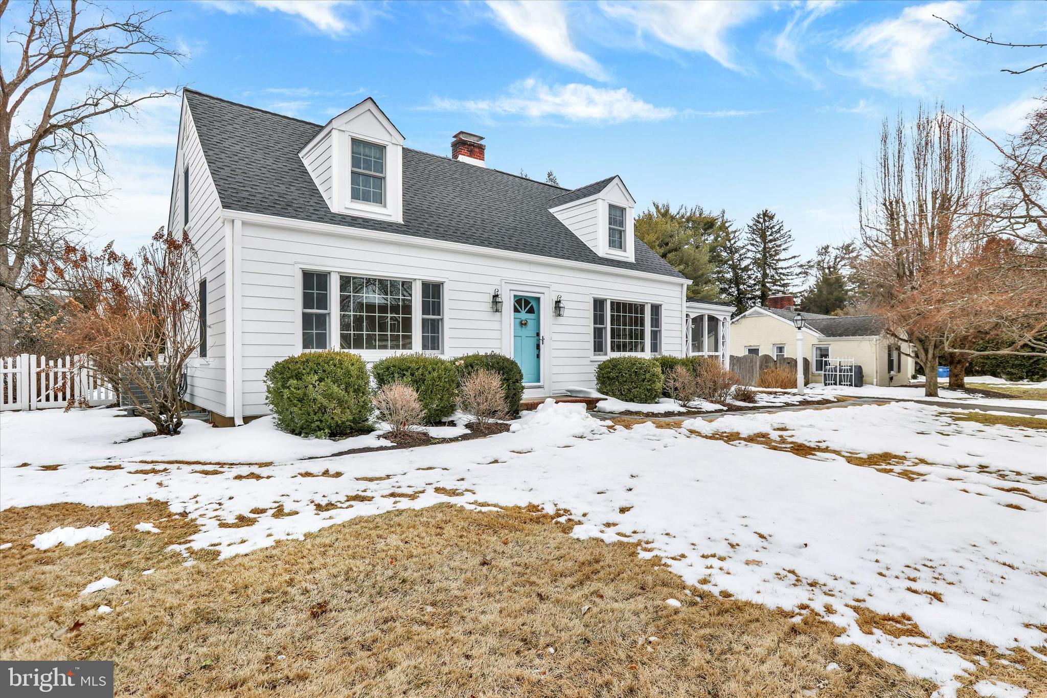 MAKEFIELD MANOR - Residential