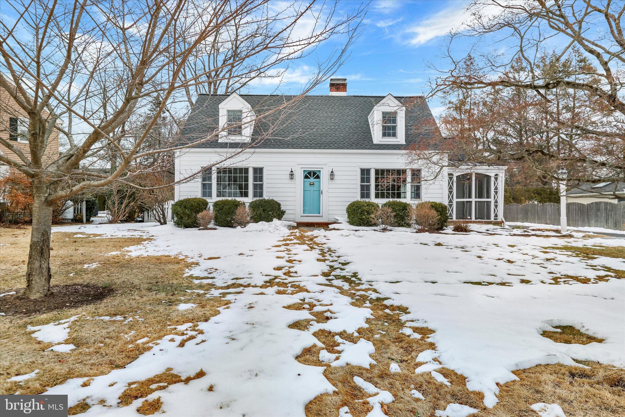 MAKEFIELD MANOR - Residential