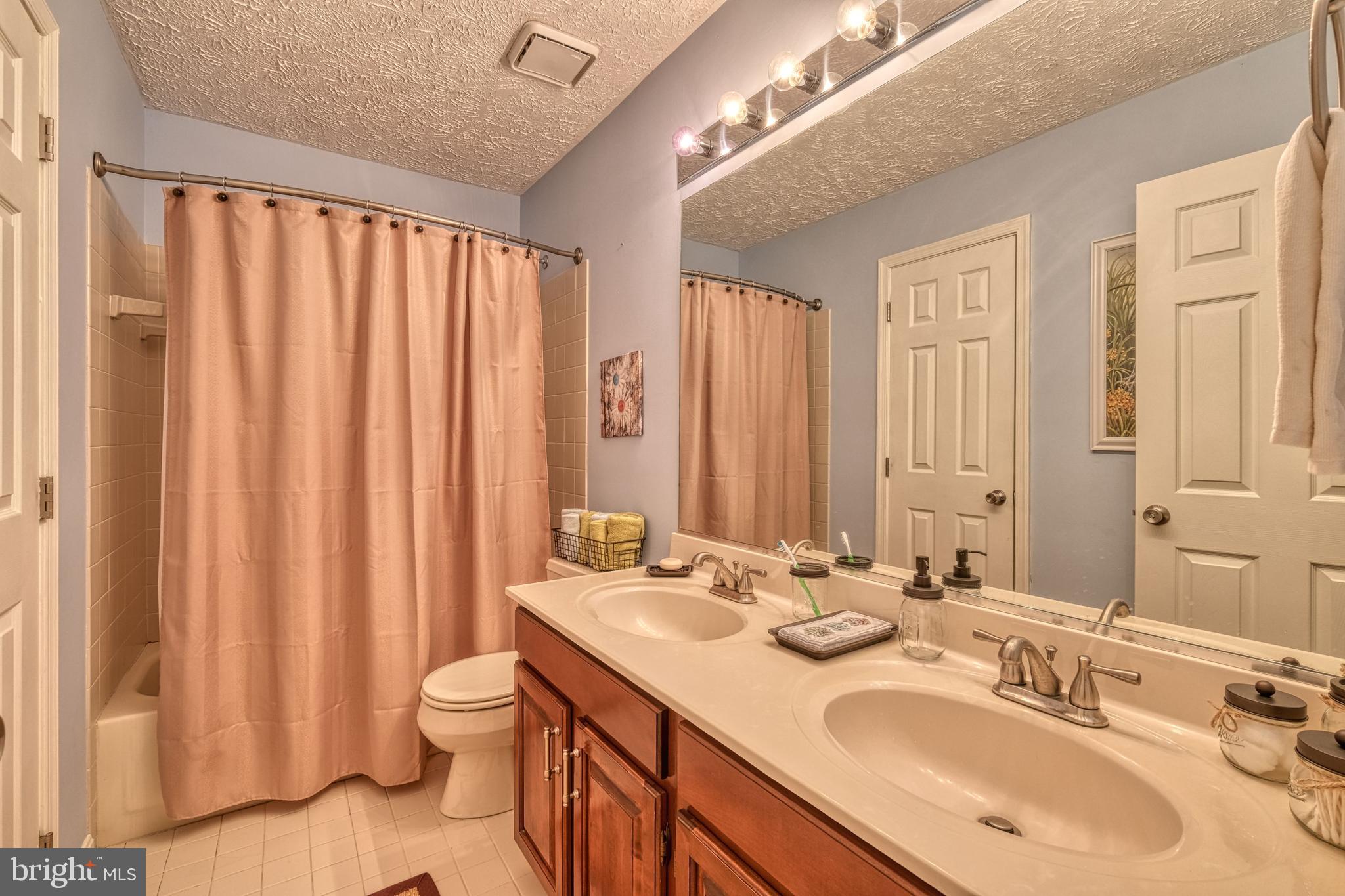 HAMPTON CHASE - Residential