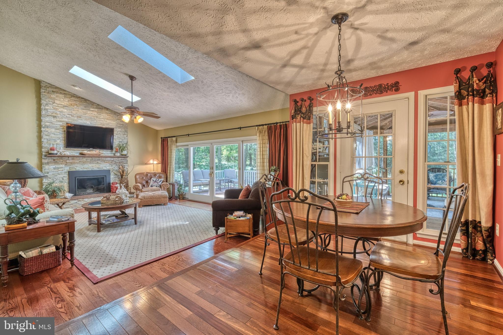 HAMPTON CHASE - Residential