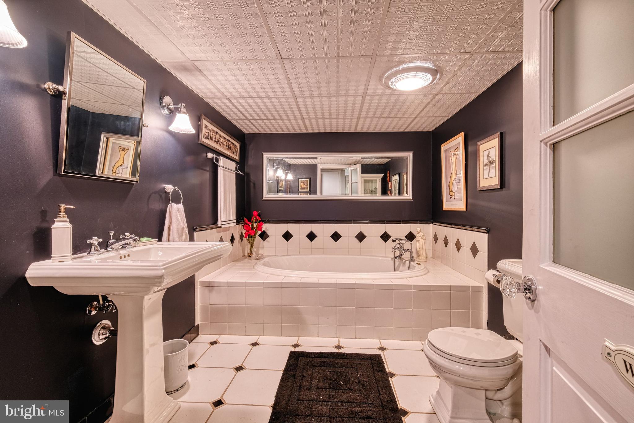 HAMPTON CHASE - Residential