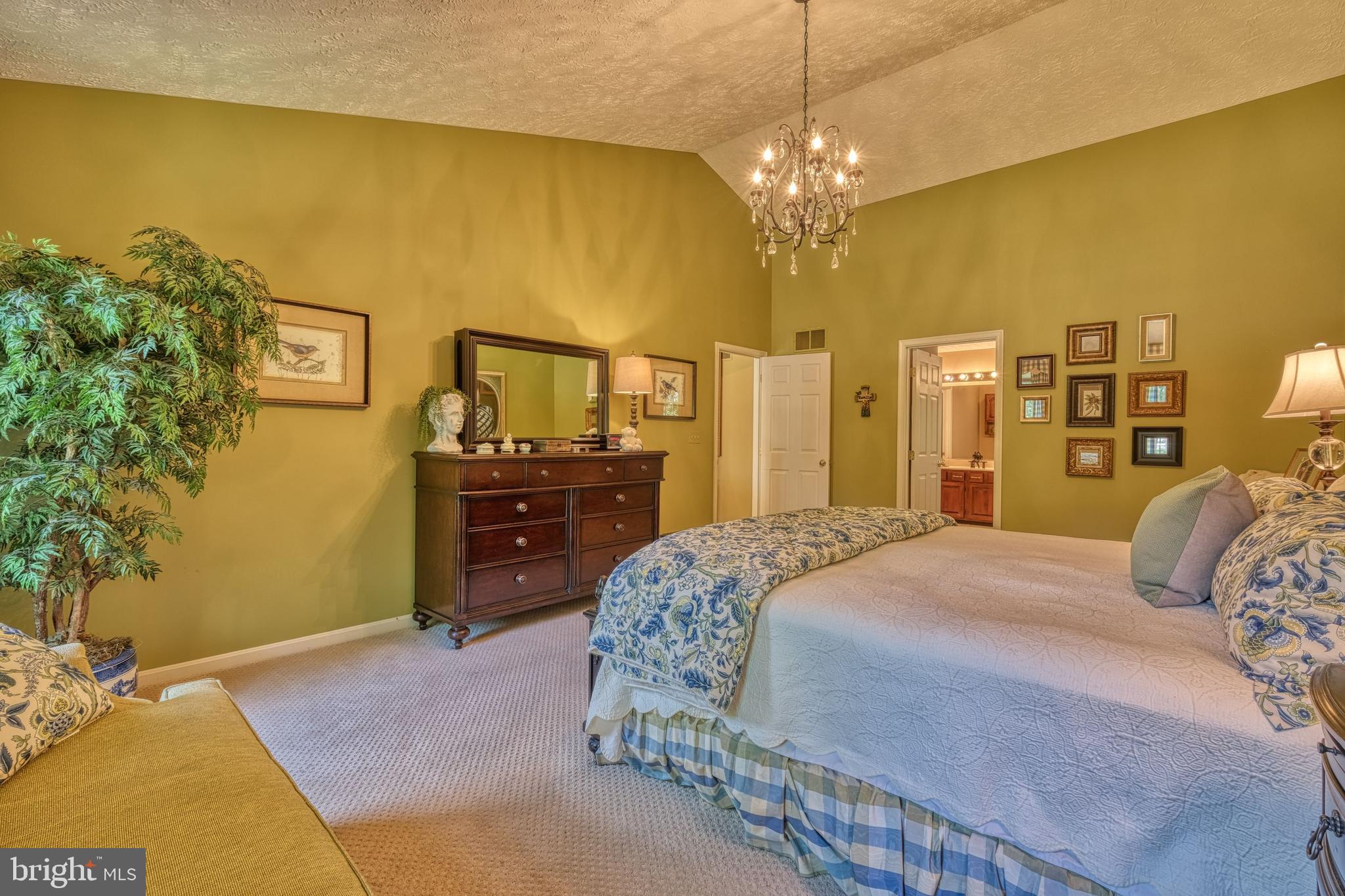 HAMPTON CHASE - Residential