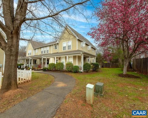 Townhouse For Sale - 270 Remington Pl Pl<br/> CHARLOTTESVILLE, VA 22903