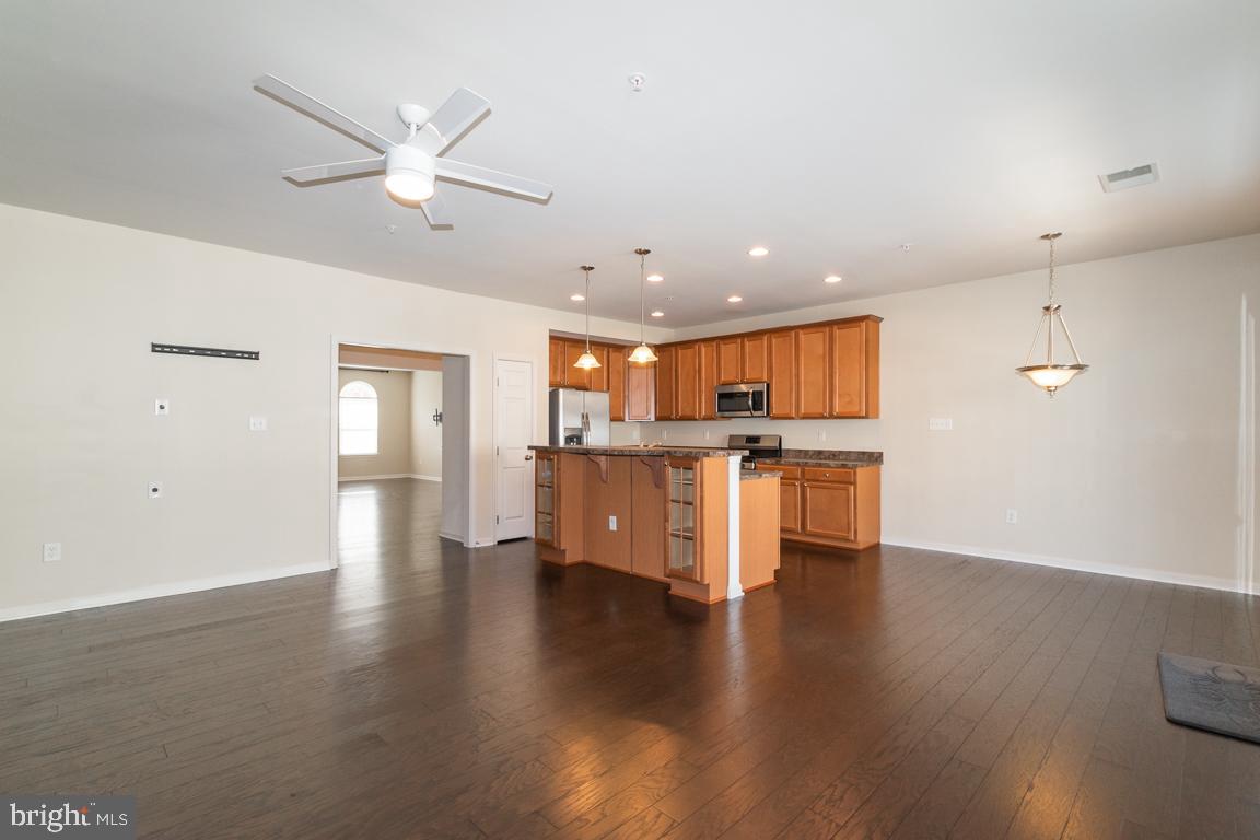 STONEY RUN VILLAGE - Residential