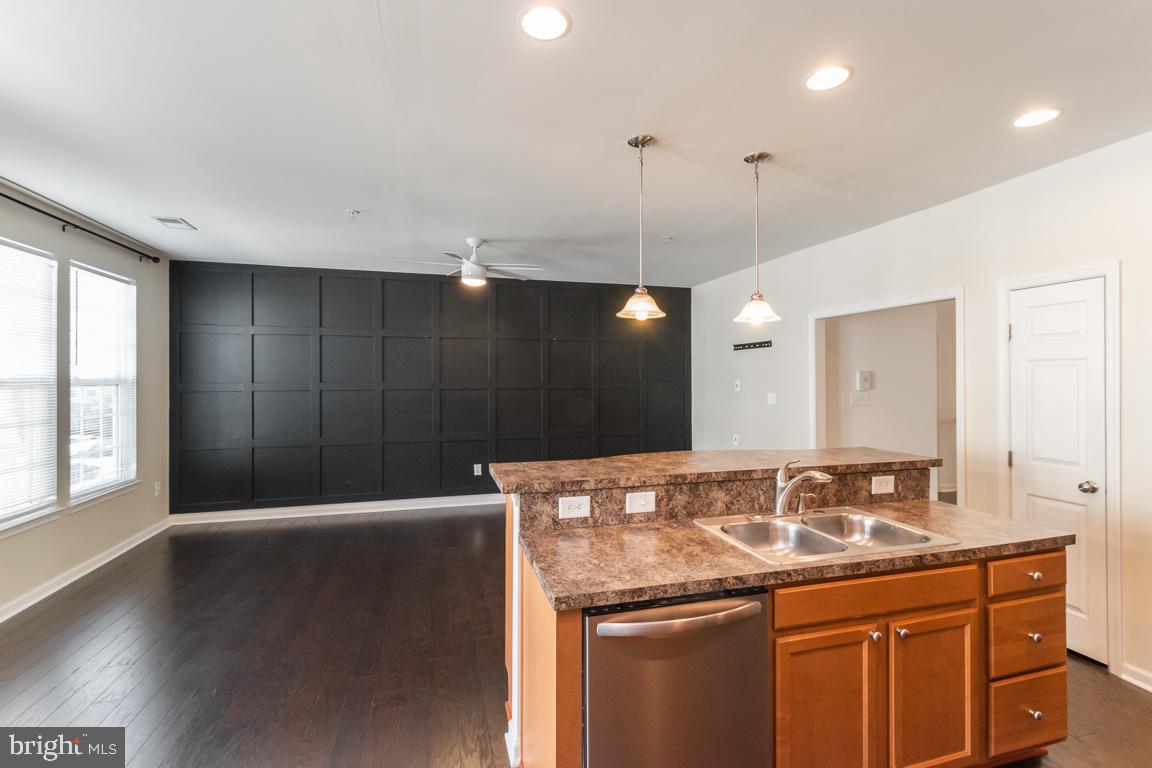 STONEY RUN VILLAGE - Residential