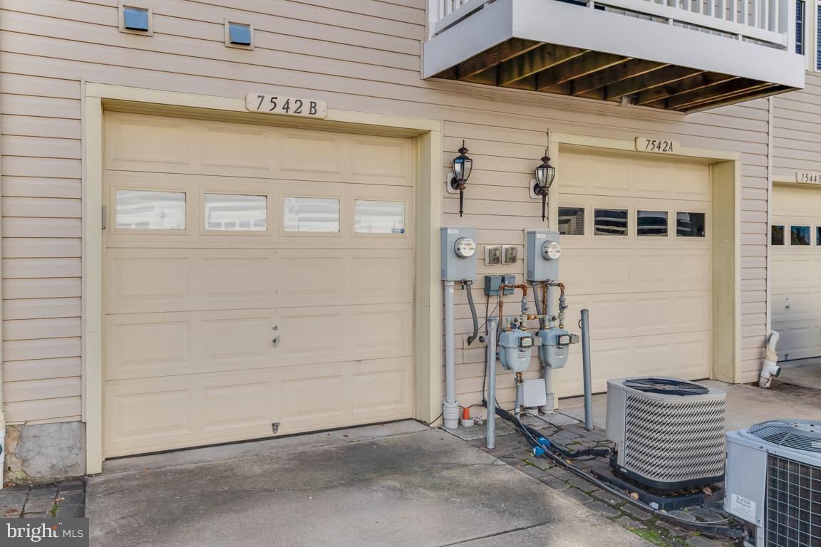 STONEY RUN VILLAGE - Residential