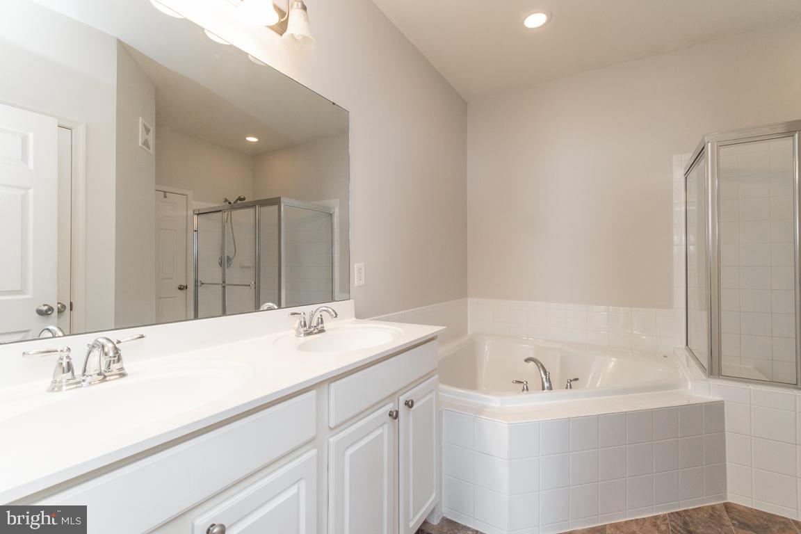 STONEY RUN VILLAGE - Residential