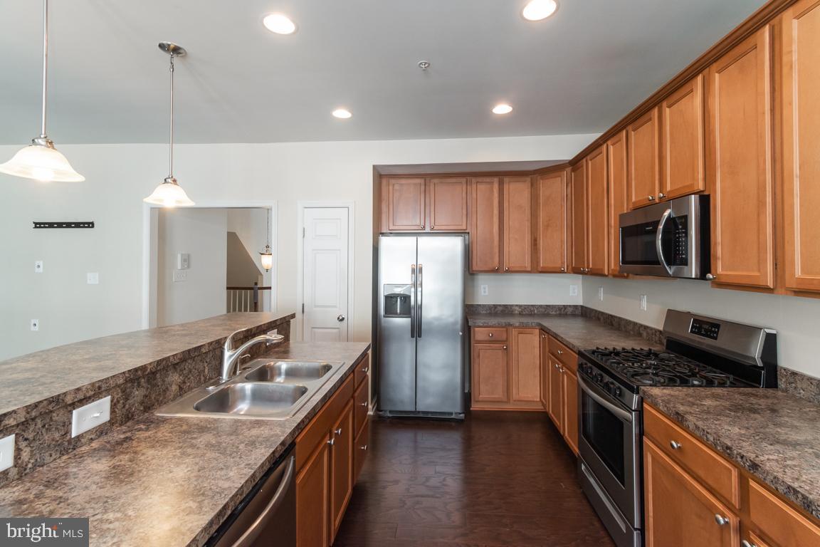 STONEY RUN VILLAGE - Residential