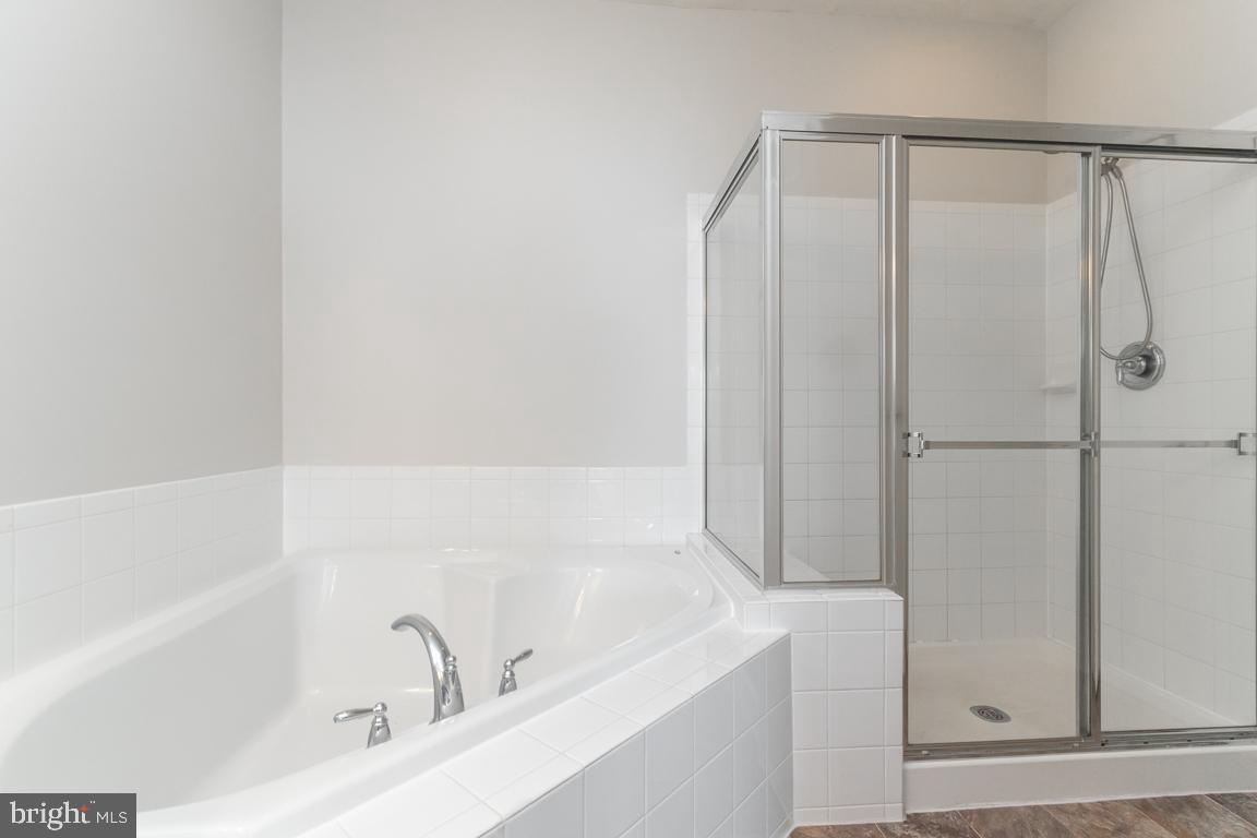 STONEY RUN VILLAGE - Residential