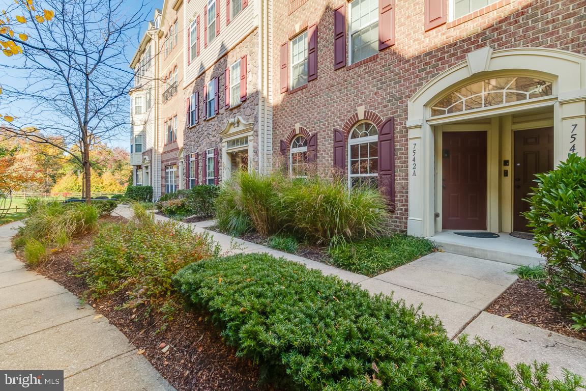 STONEY RUN VILLAGE - Residential