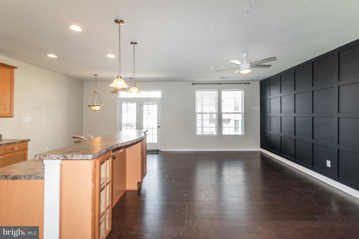 STONEY RUN VILLAGE - Residential