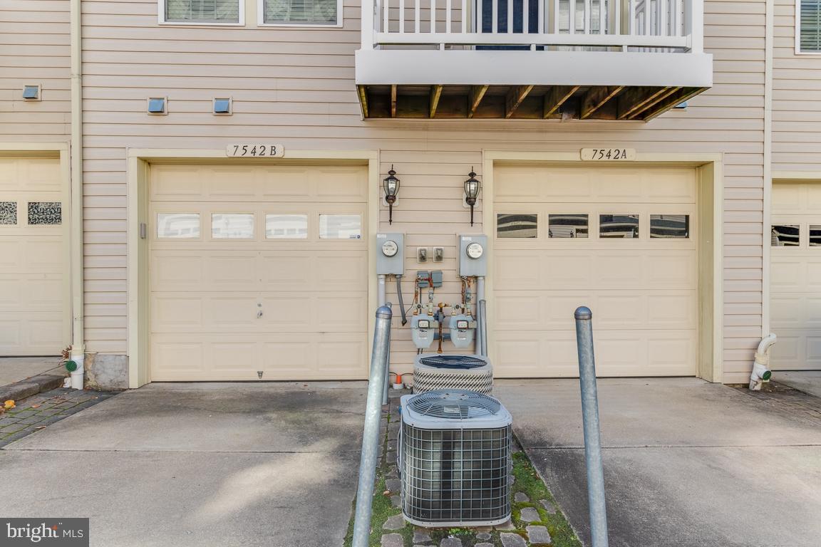 STONEY RUN VILLAGE - Residential