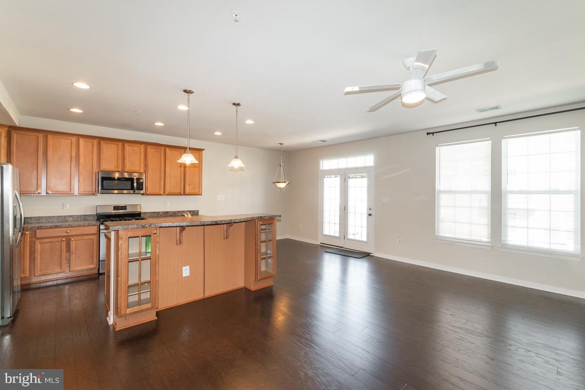 STONEY RUN VILLAGE - Residential