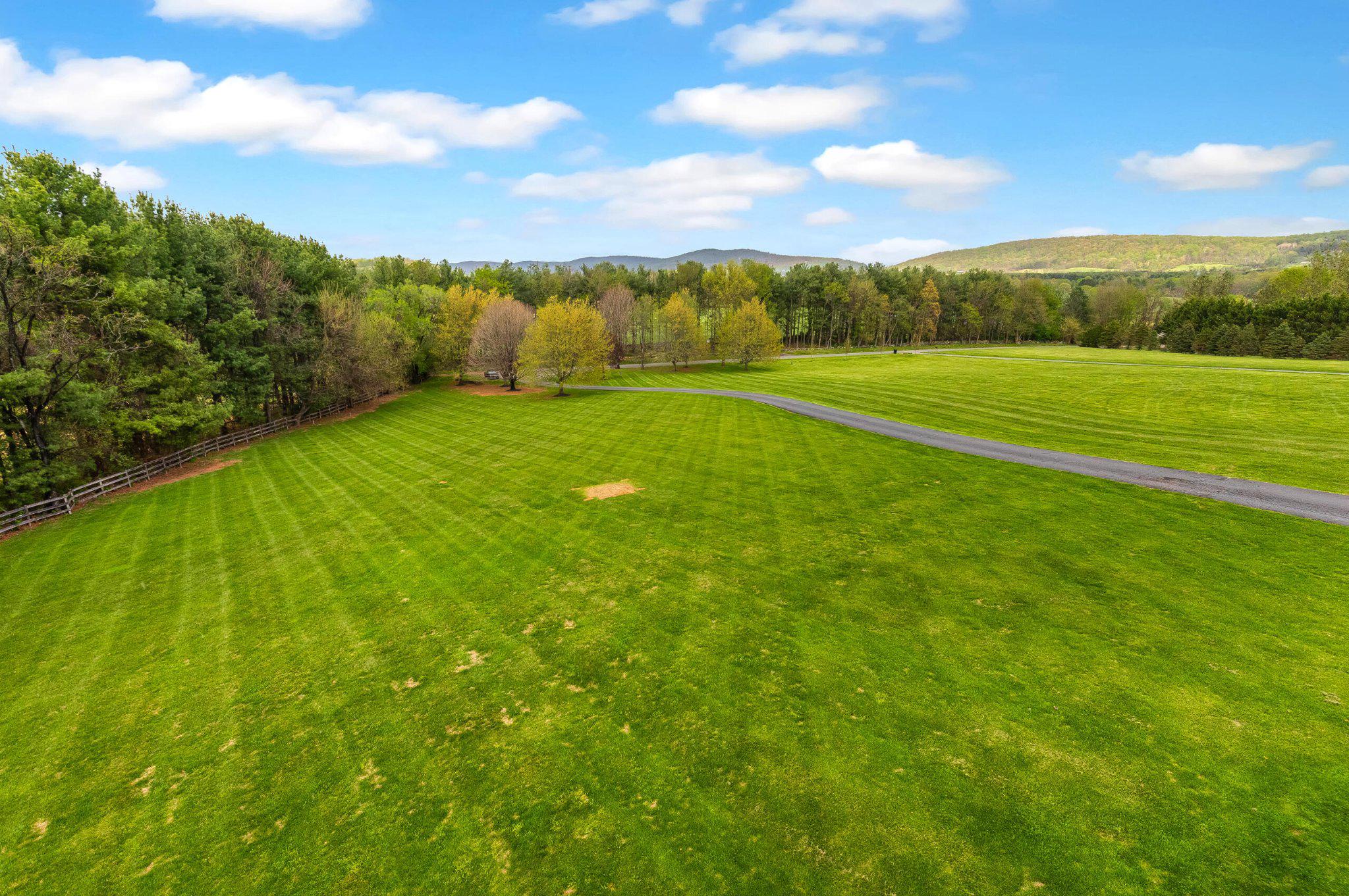 DUNTHORPE FARMS - Residential