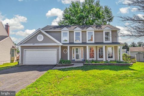 Photo of 3894 Plum Run Court, FAIRFAX, VA 22033 (MLS # VAFX2310104)