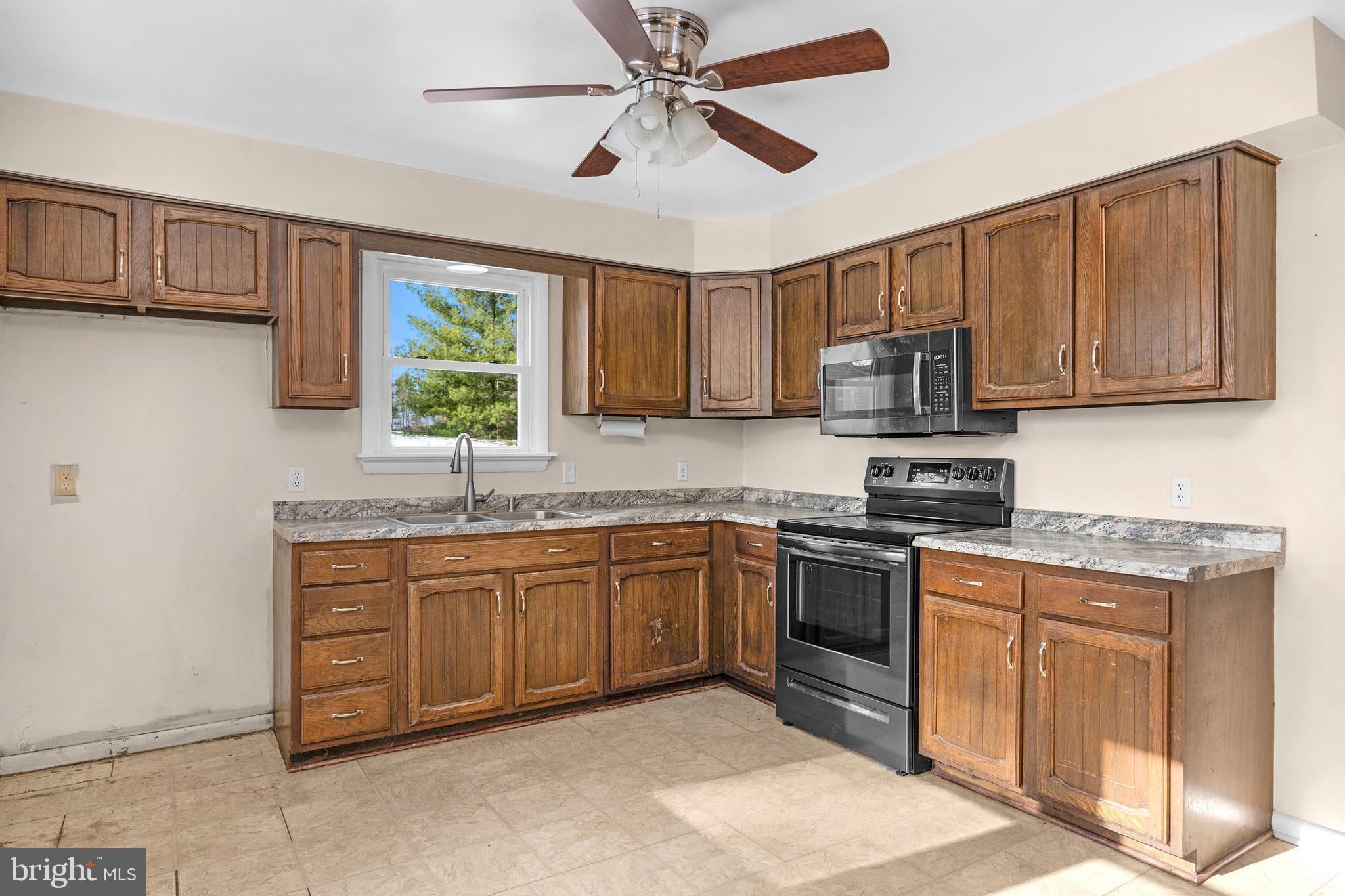 UNIONTOWN - Residential