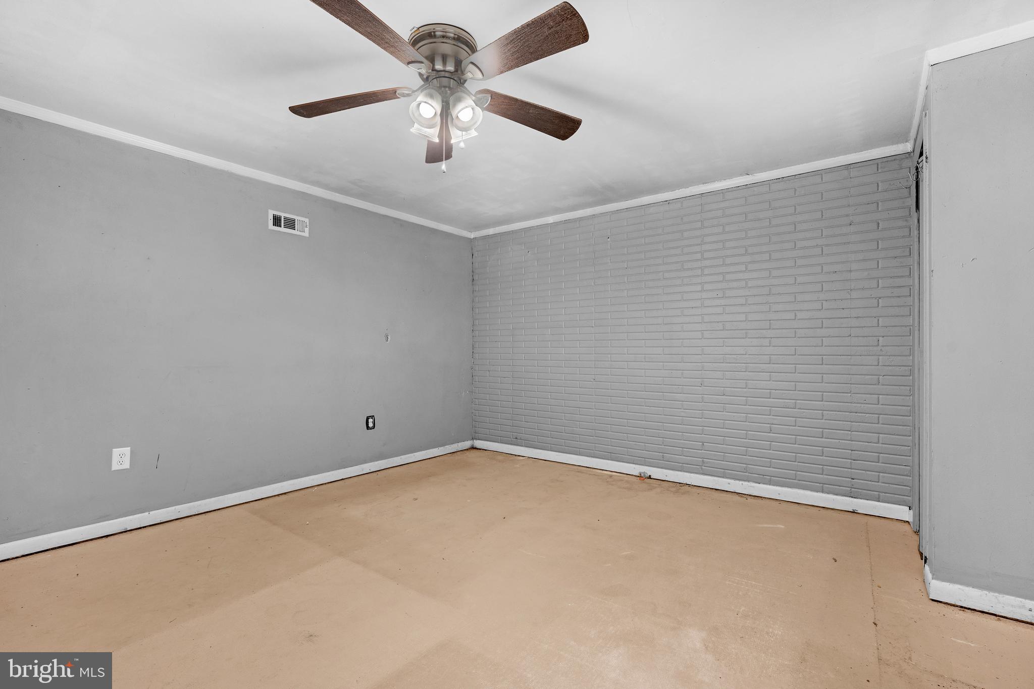 UNIONTOWN - Residential